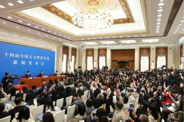 人大新闻发布会，观察中国内政外交的“风向标” | 两会观察