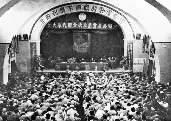 中共七大：刘少奇如何从幕后到台前，成为毛泽东最可靠的二把手？