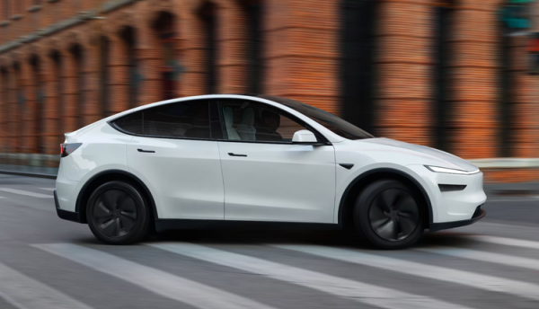 特斯拉Model Y：从上班通勤到周末露营，纯电SUV的全能答卷