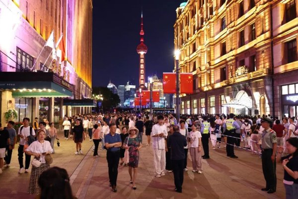 服务业站上中国经济“C位”