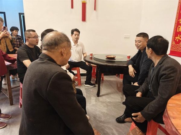 自贡富顺：情暖百岁英雄母亲 尊崇永续英烈精神