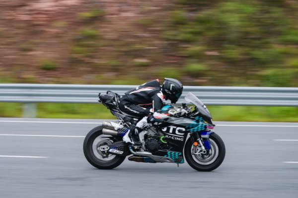 时速突破315.82km，中国品牌摩托车首次进入全球极速俱乐部